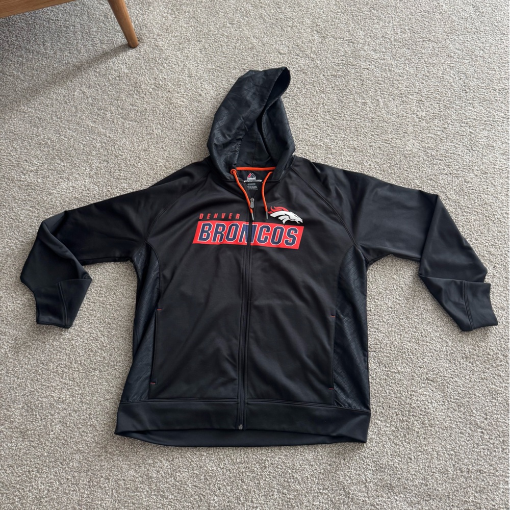 SOLD Men's Black Broncos Jacket Size XL